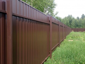 Забор из профнастила с забивными столбами 75 метров фото в Богородске