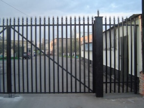 Сварные заборы с бетонированием столбов 12 метров фото в Богородске