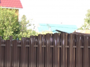 Забор из евроштакетника на ленточном фундаменте 10 метров фото в Богородске
